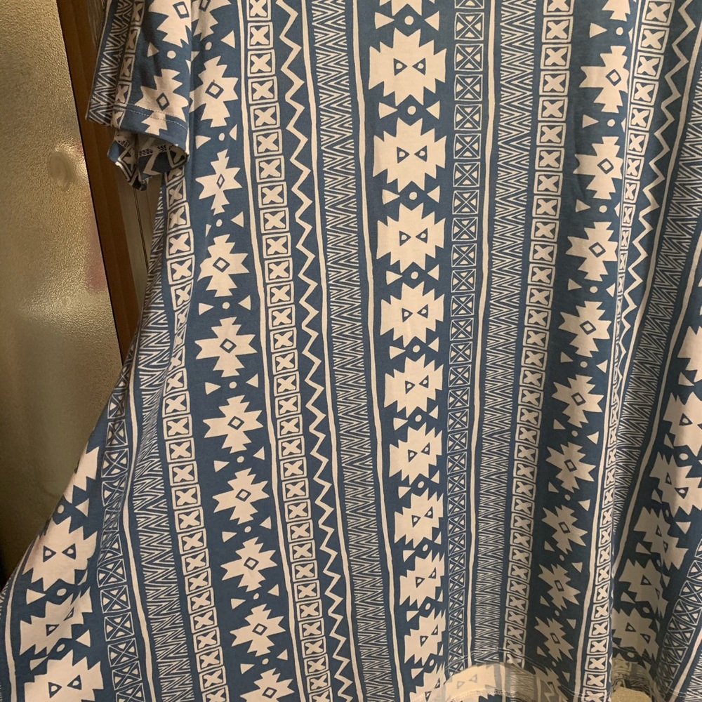 Aztec pattern Perfect T - Picture 3 of 3